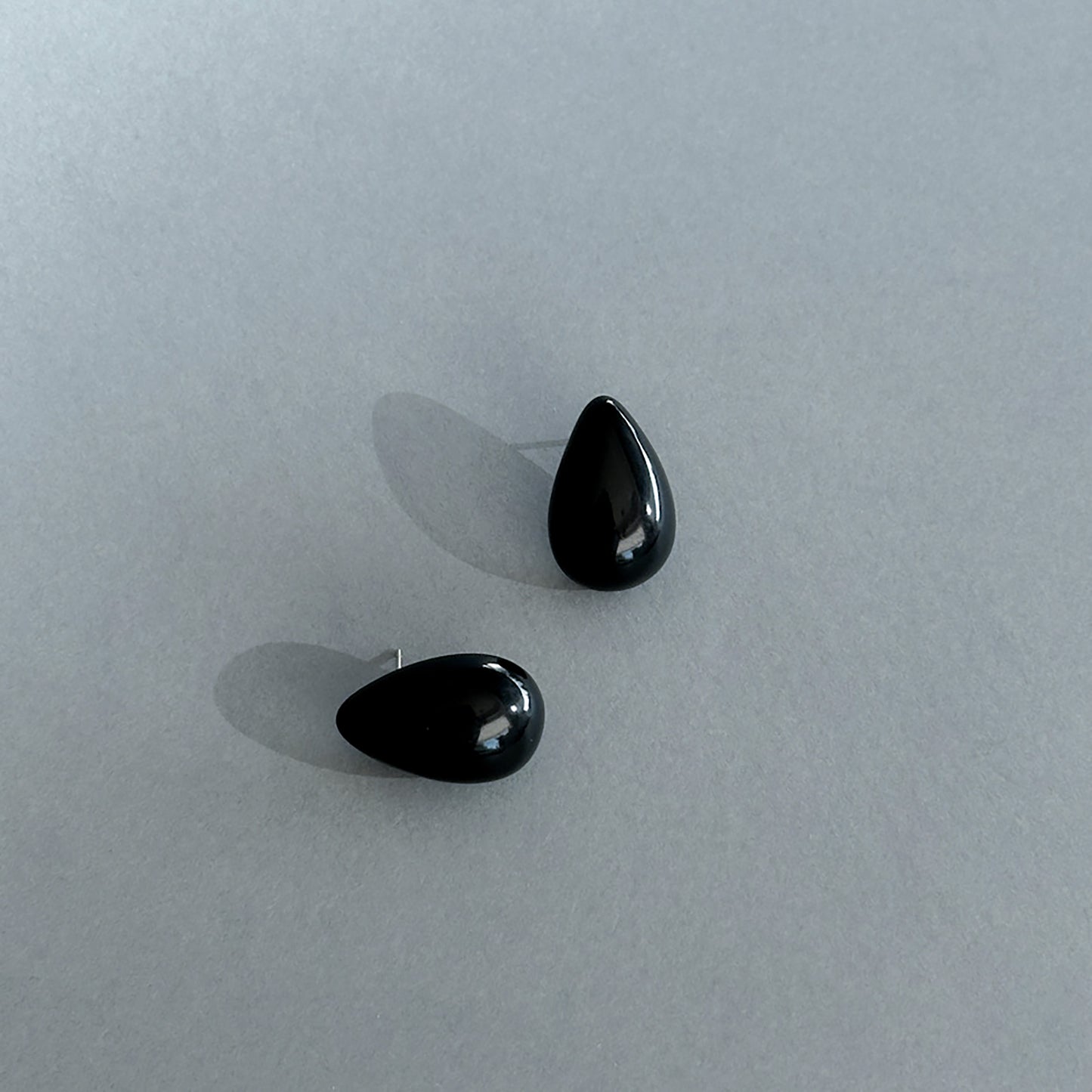 Delicate earrings in the shape of a drop, handmade with organic tagua nut.