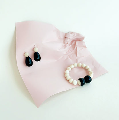 Bracelet handmade with tagua nut spheres and earrings