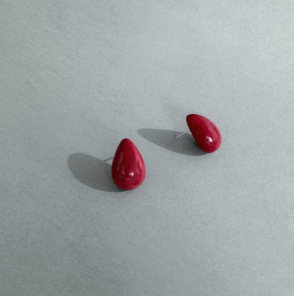 Delicate earrings in the shape of a drop, handmade with organic tagua nut.